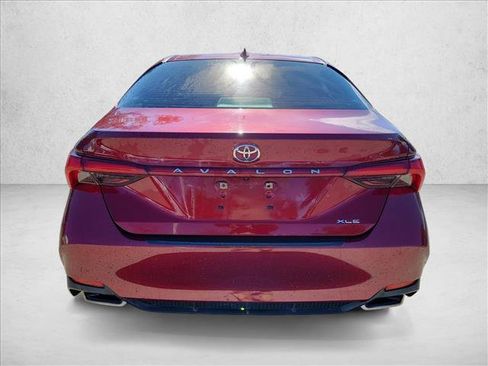 Used 2020 Toyota Avalon XLE image 6