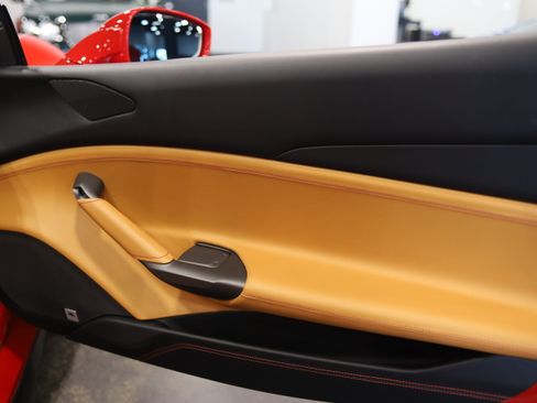 Used 2019 Ferrari 488 Spider RWD image 34