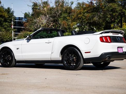 Used 2010 Ford Mustang GT Premium image 37