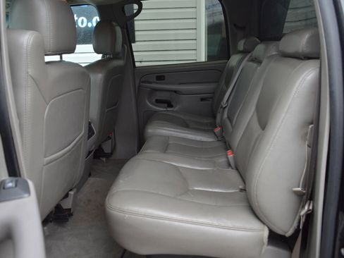 Used 2005 Chevrolet Avalanche Z71 w/ Sun And Sound Package image 13