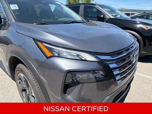 Certified 2025 Nissan Rogue SV AWD/4WD image 5