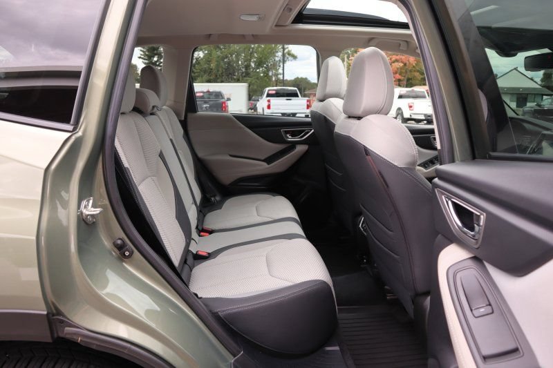 Used 2021 Subaru Forester Premium AWD/4WD image 18