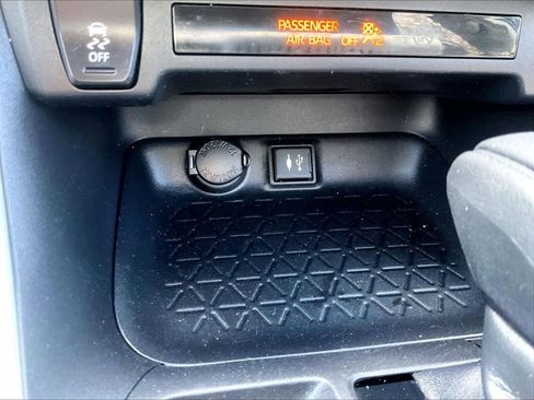 Used 2019 Toyota RAV4 XLE image 29