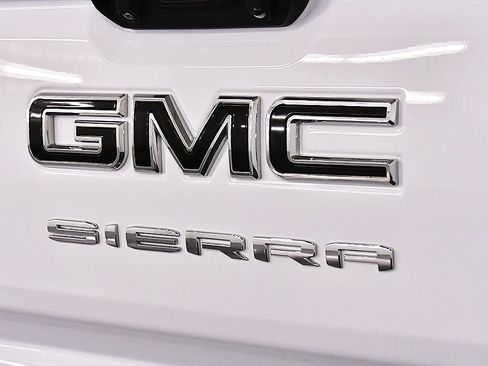 Used 2024 GMC Sierra 1500 Elevation w/ Elevation Premium Package AWD/4WD image 12