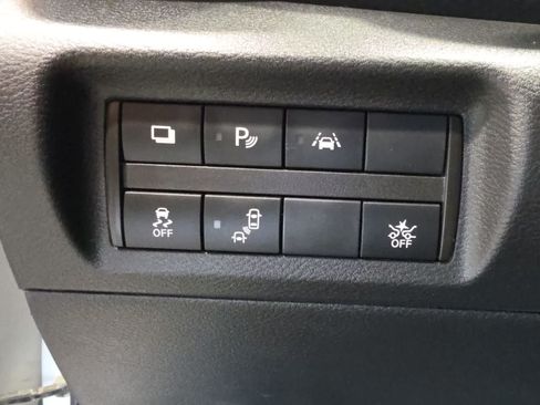 Used 2022 Nissan Kicks S FWD image 18