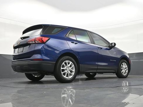 Used 2023 Chevrolet Equinox LS FWD image 27
