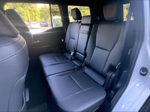 Used 2024 Lexus GX 550 w/ Cold Area Package AWD/4WD image 23