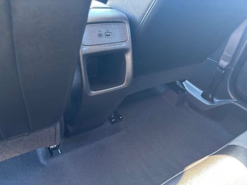 Used 2025 Chevrolet Trax LT w/ LT Convenience Package FWD image 19