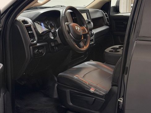 Used 2020 RAM 2500 Tradesman w/ Chrome Appearance Group AWD/4WD image 8
