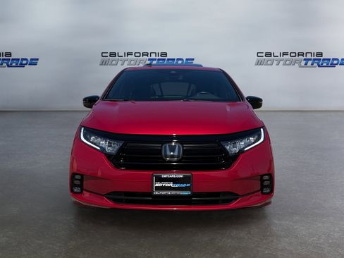 Used 2024 Honda Odyssey Sport image 2