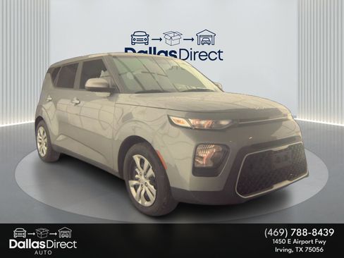 Used 2022 Kia Soul LX FWD image 2