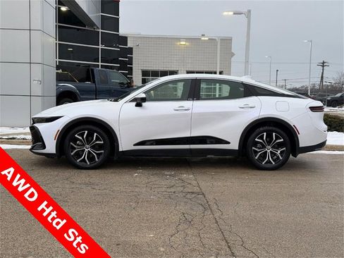 Used 2023 Toyota Crown XLE image 6