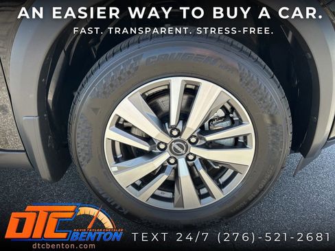 Used 2025 Nissan Pathfinder SL AWD/4WD image 18