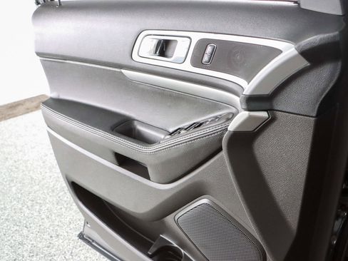 Used 2014 Ford Explorer XLT w/ Equipment Group 202A image 21