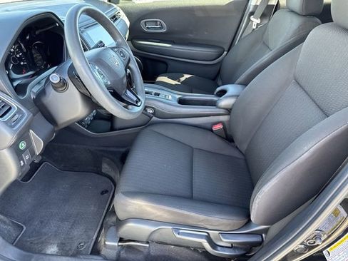 Used 2017 Honda HR-V EX image 8