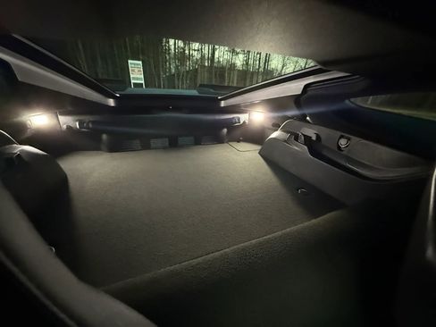 Used 2017 Chevrolet Corvette Stingray Coupe w/ Carbon Flash Badge Package image 23