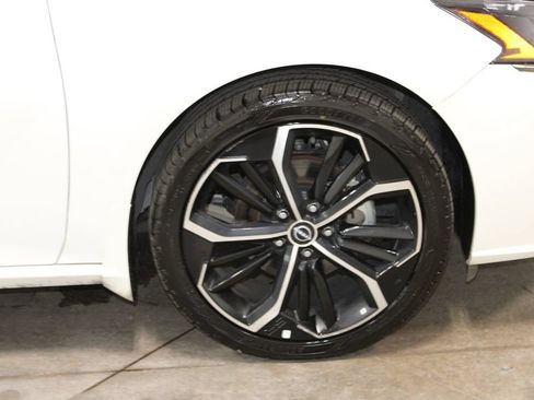 Used 2024 Nissan Altima 2.5 SR FWD image 48