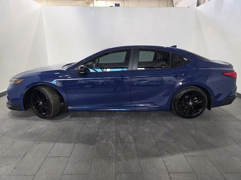 Used 2025 Toyota Camry SE image 2