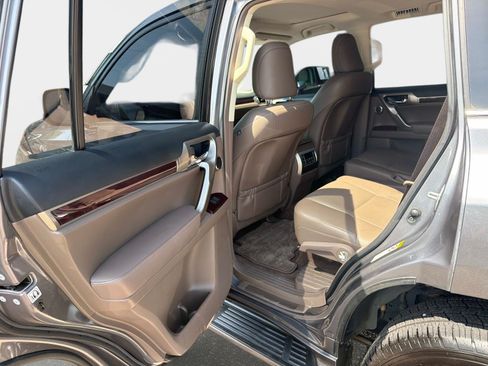 Used 2019 Lexus GX 460 Luxury AWD/4WD image 11