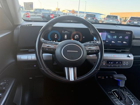 Used 2024 Hyundai Kona SEL image 12