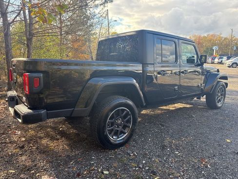 Used 2023 Jeep Gladiator Overland image 13