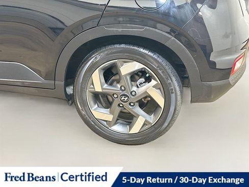 Certified 2023 Hyundai Venue SEL FWD image 9