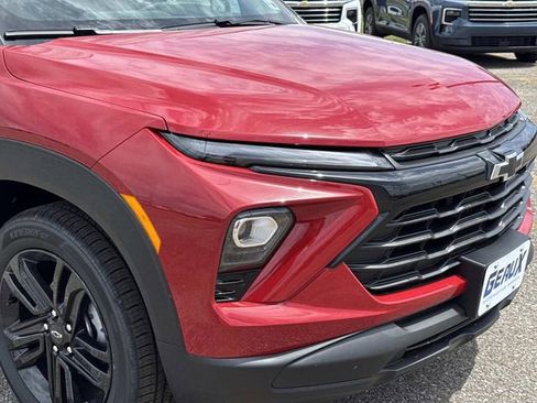 New 2026 Chevrolet TrailBlazer LT w/ Midnight Edition FWD image 5