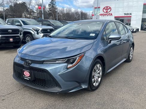 Used 2020 Toyota Corolla LE image 3