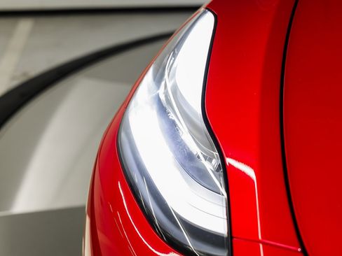 Used 2021 Tesla Model Y Long Range image 13