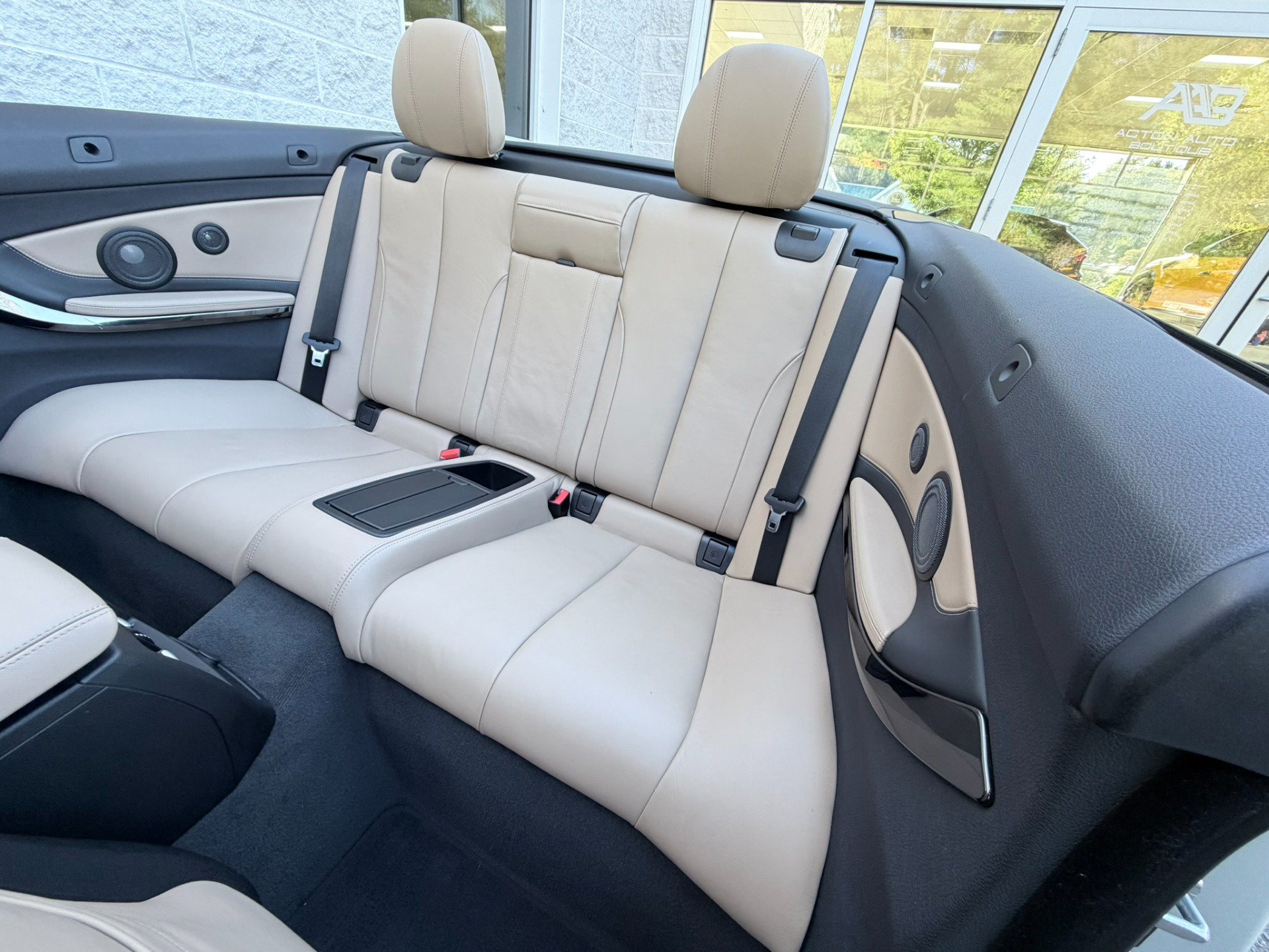 Used 2015 BMW M4 Convertible RWD image 31