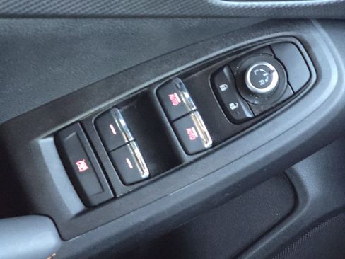 Used 2025 Subaru Crosstrek 2.5i Limited image 11