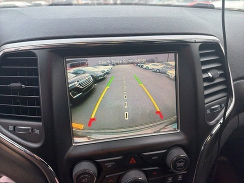 Used 2017 Jeep Grand Cherokee Altitude image 8