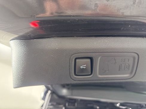 Used 2024 Ford Expedition Limited image 26