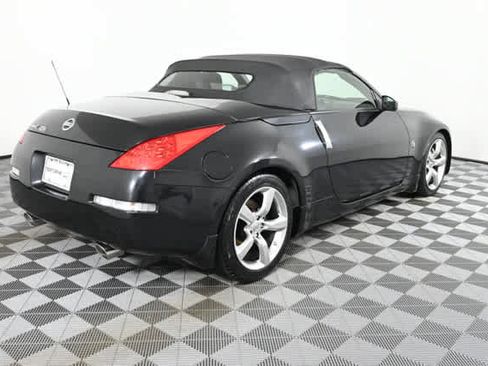 Used 2007 Nissan 350Z Touring image 4