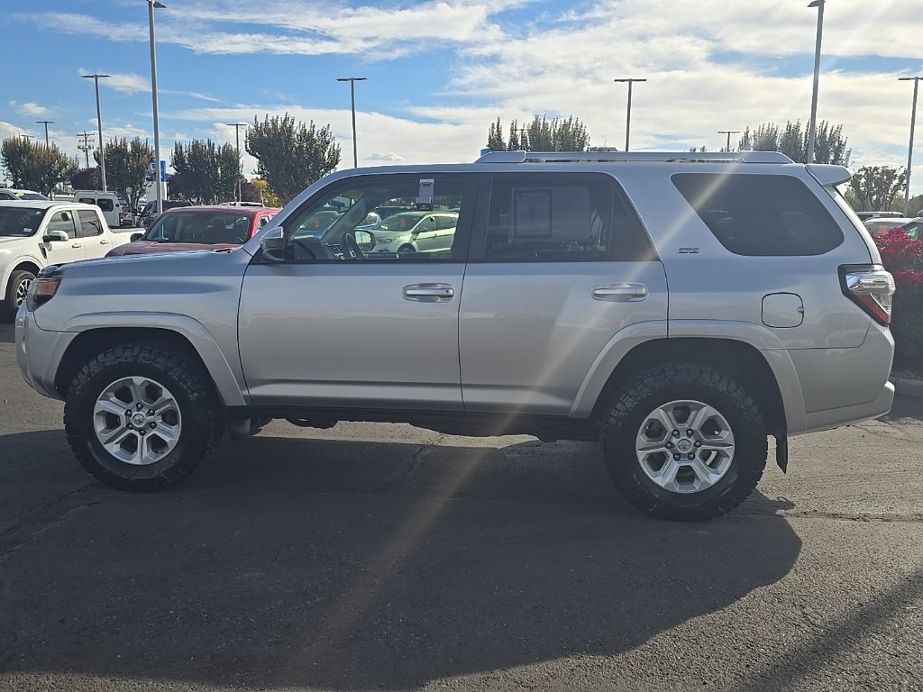 Used 2018 Toyota 4Runner SR5 AWD/4WD image 6