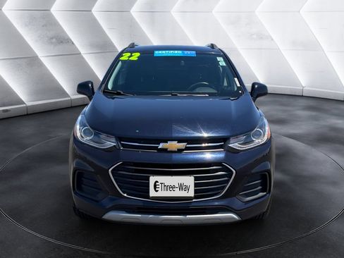 Certified 2022 Chevrolet Trax LT w/ LT Convenience Package AWD/4WD image 8