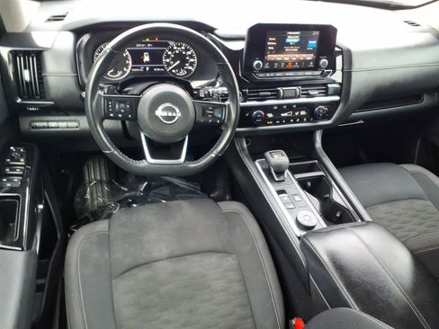 Used 2022 Nissan Pathfinder SV image 9