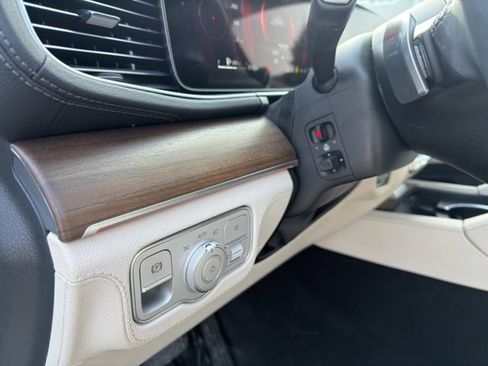 Used 2024 Mercedes-Benz GLE 350 4MATIC image 16