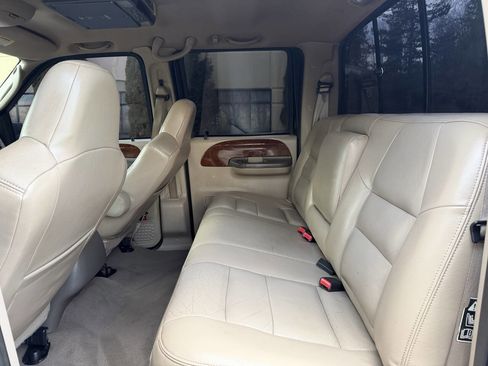 Used 2003 Ford F350 Lariat image 22