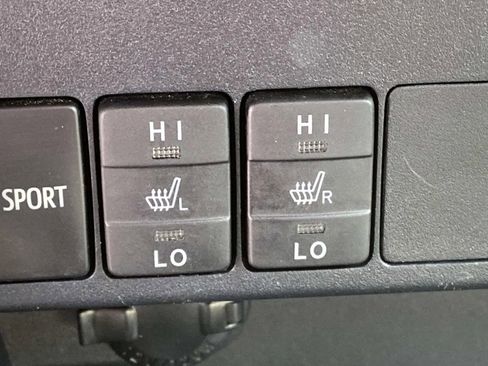 Used 2017 Toyota RAV4 Limited image 29