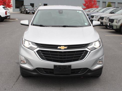 Used 2020 Chevrolet Equinox LT w/ Driver Convenience Package image 2