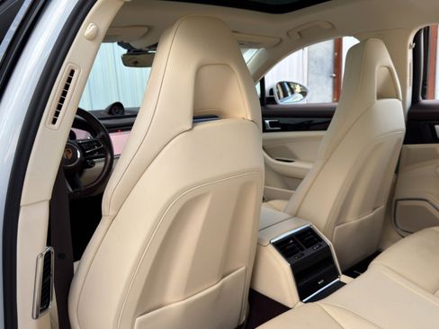 Used 2021 Porsche Panamera 4S image 37