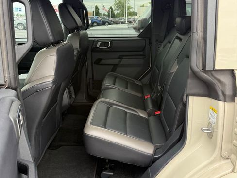 Used 2025 Ford Bronco Outer Banks AWD/4WD image 11