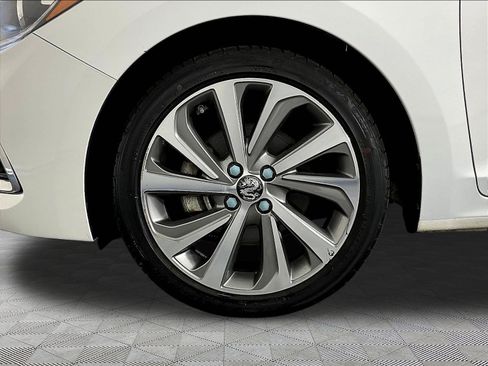Used 2022 Hyundai Accent Limited FWD image 31