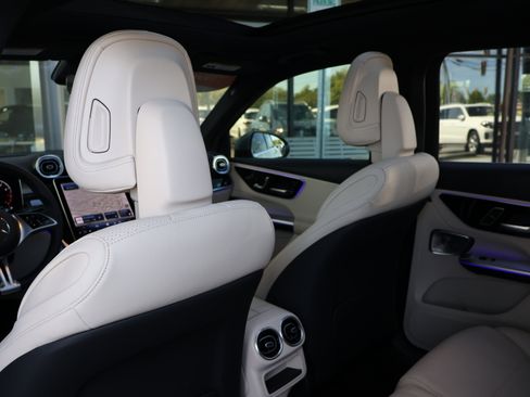 Certified 2023 Mercedes-Benz GLC 300 image 11