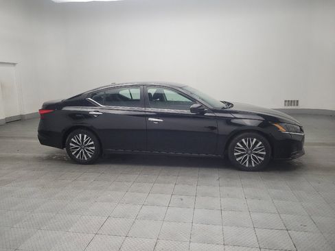 Used 2023 Nissan Altima 2.5 SV image 11