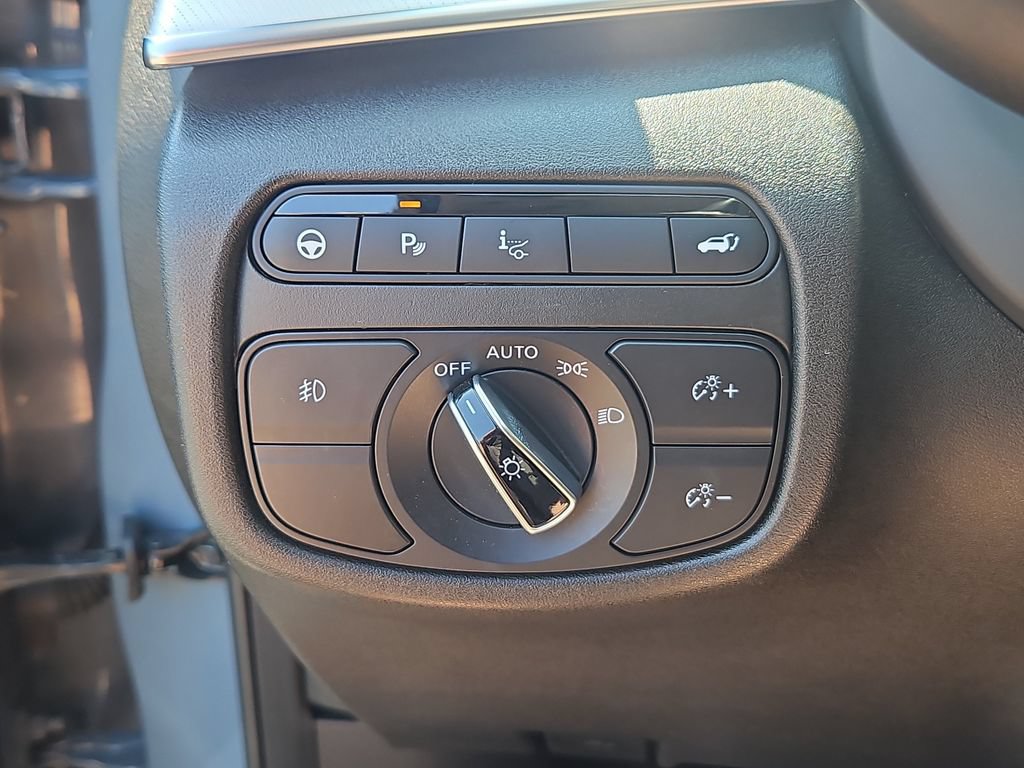 Used 2022 INFINITI QX50 Sensory w/ Cargo Package AWD/4WD image 18