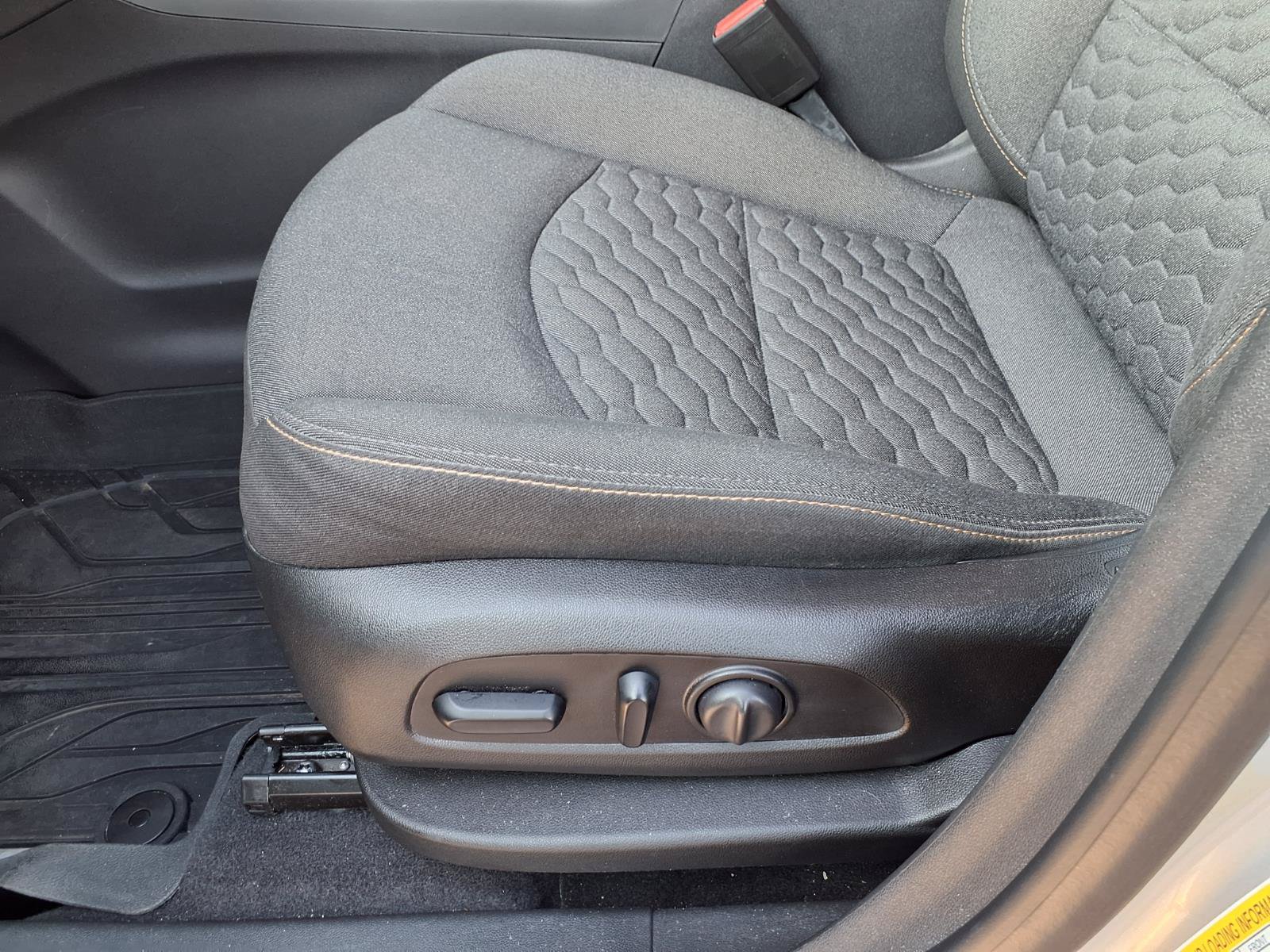Used 2021 Chevrolet Equinox LT FWD image 23