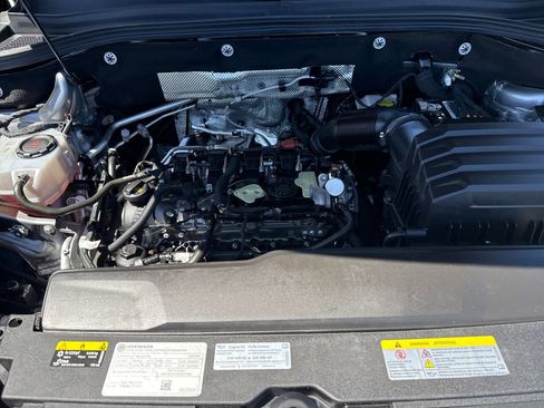 Used 2024 Volkswagen Atlas SEL AWD/4WD image 31