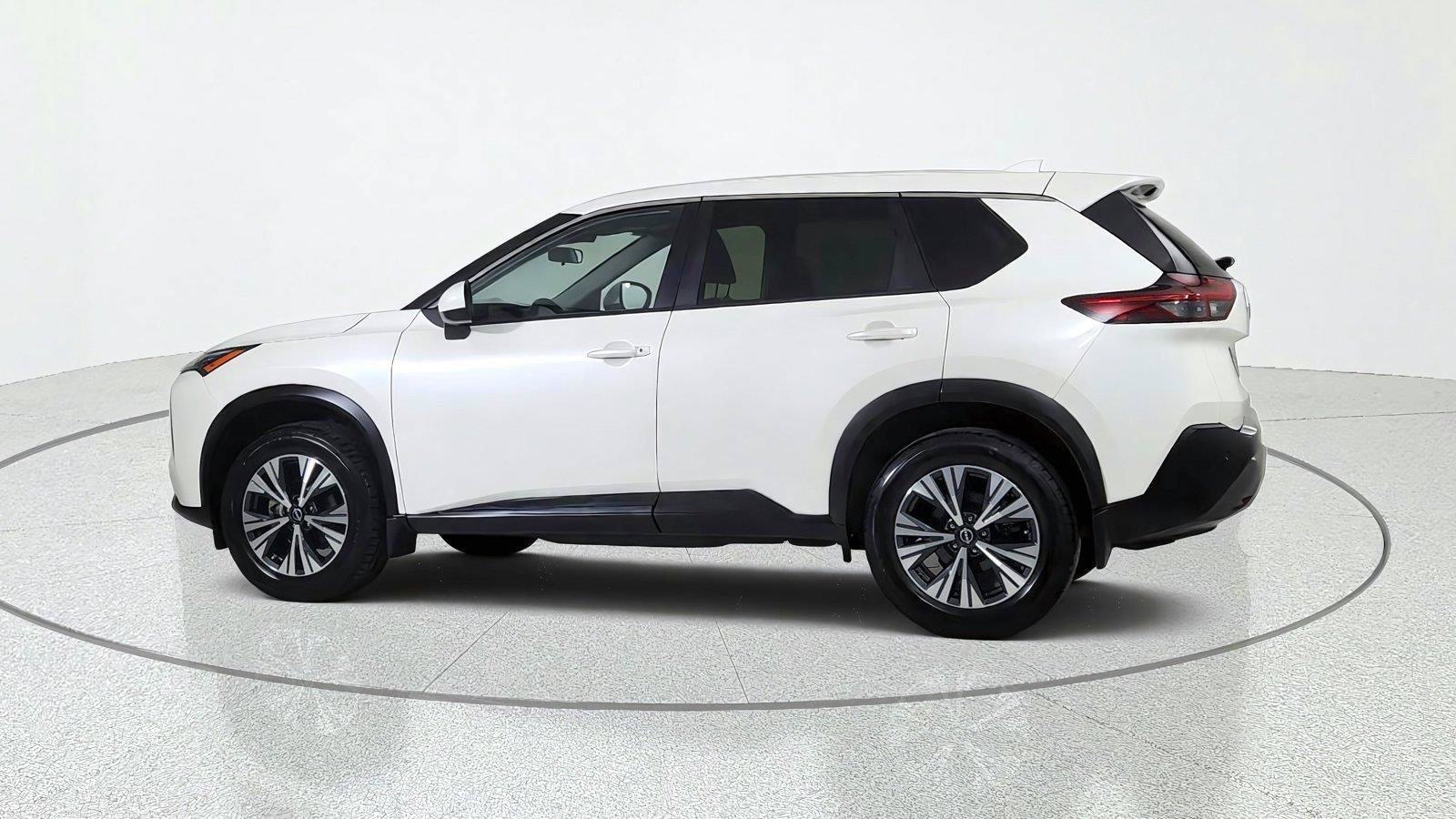 Used 2023 Nissan Rogue SV FWD image 4